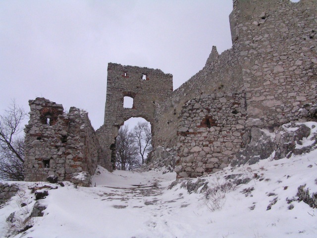 vstup do hradu
